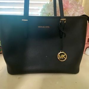 Micheal Kors Black Leather Hangbag